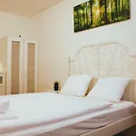 Green Wall Apartment Kaprun *